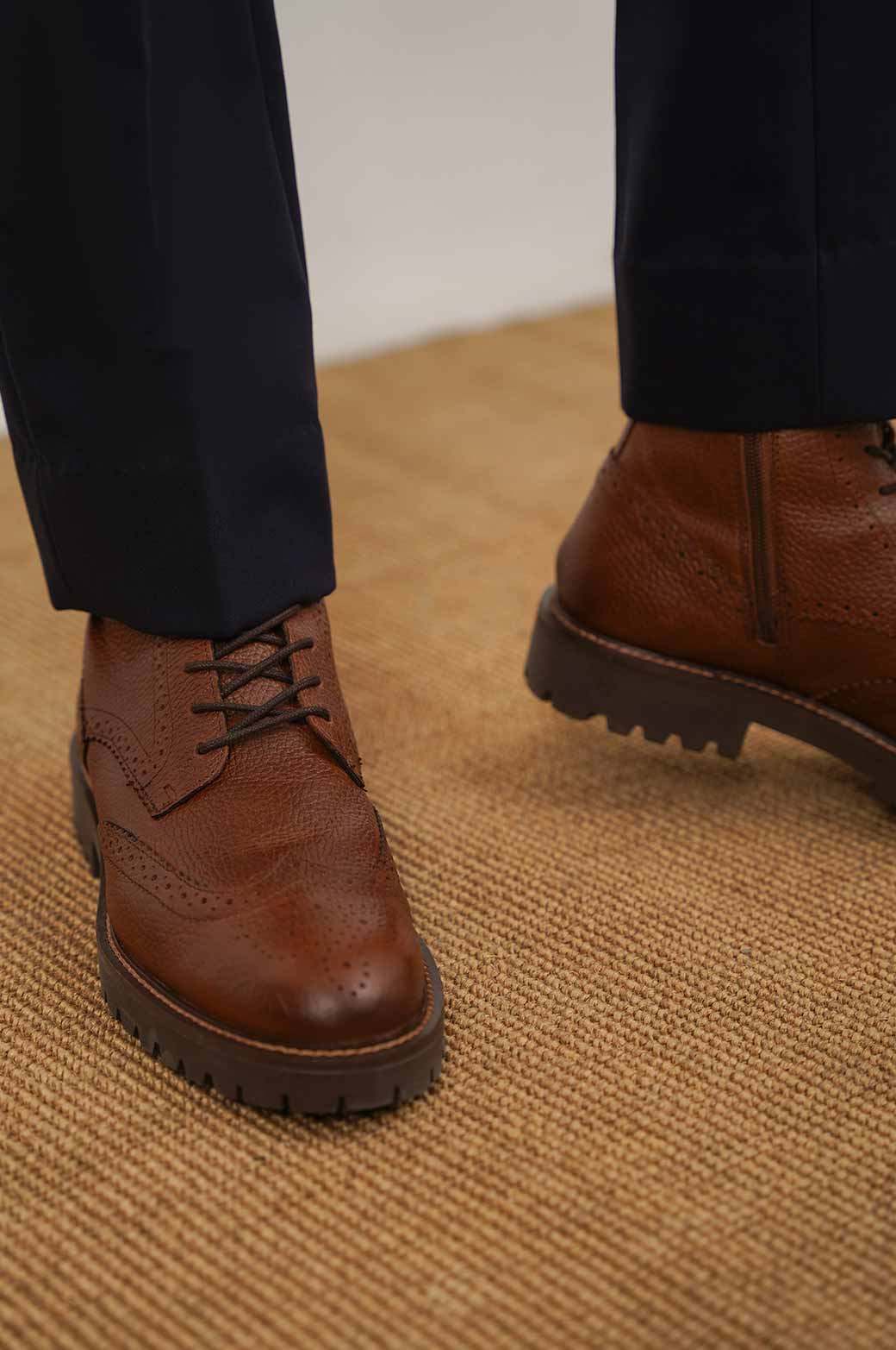 BROWN HIGH-TOP LEATHER BROGUES
