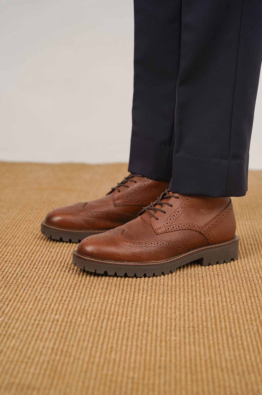 BROWN HIGH-TOP LEATHER BROGUES