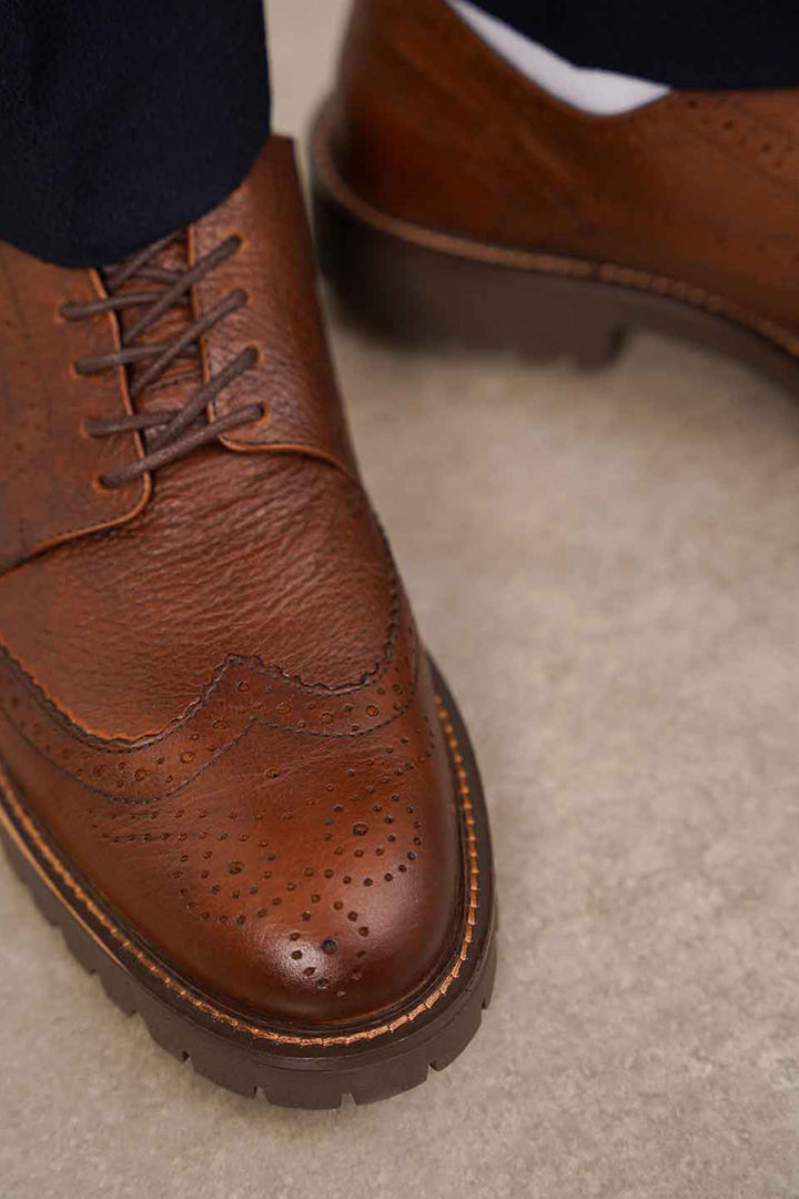 BROWN LOW-TOP LEATHER BROGUES
