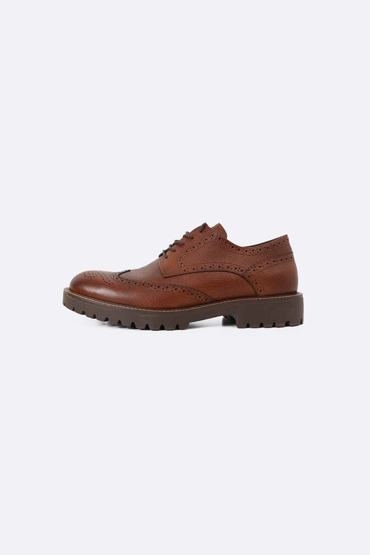 LOW-TOP LEATHER BROGUES