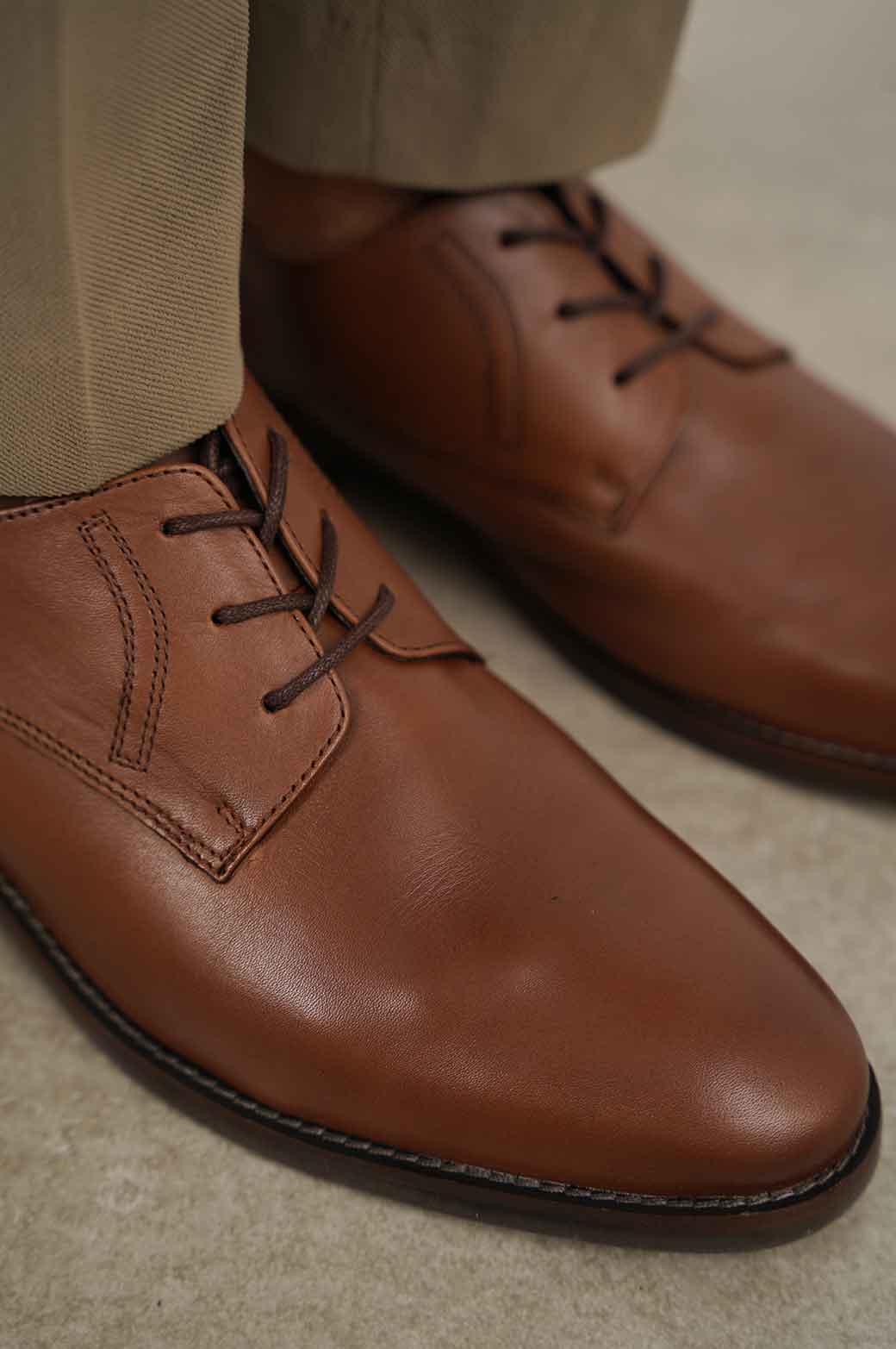 BROWN LACE-UP DERBY SHOES