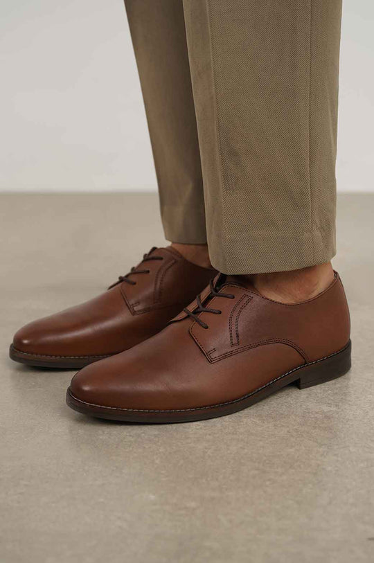 BROWN LACE-UP DERBY SHOES