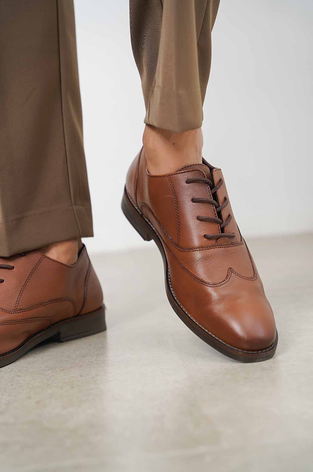 BROWN WING TIP LEATHER SHOES