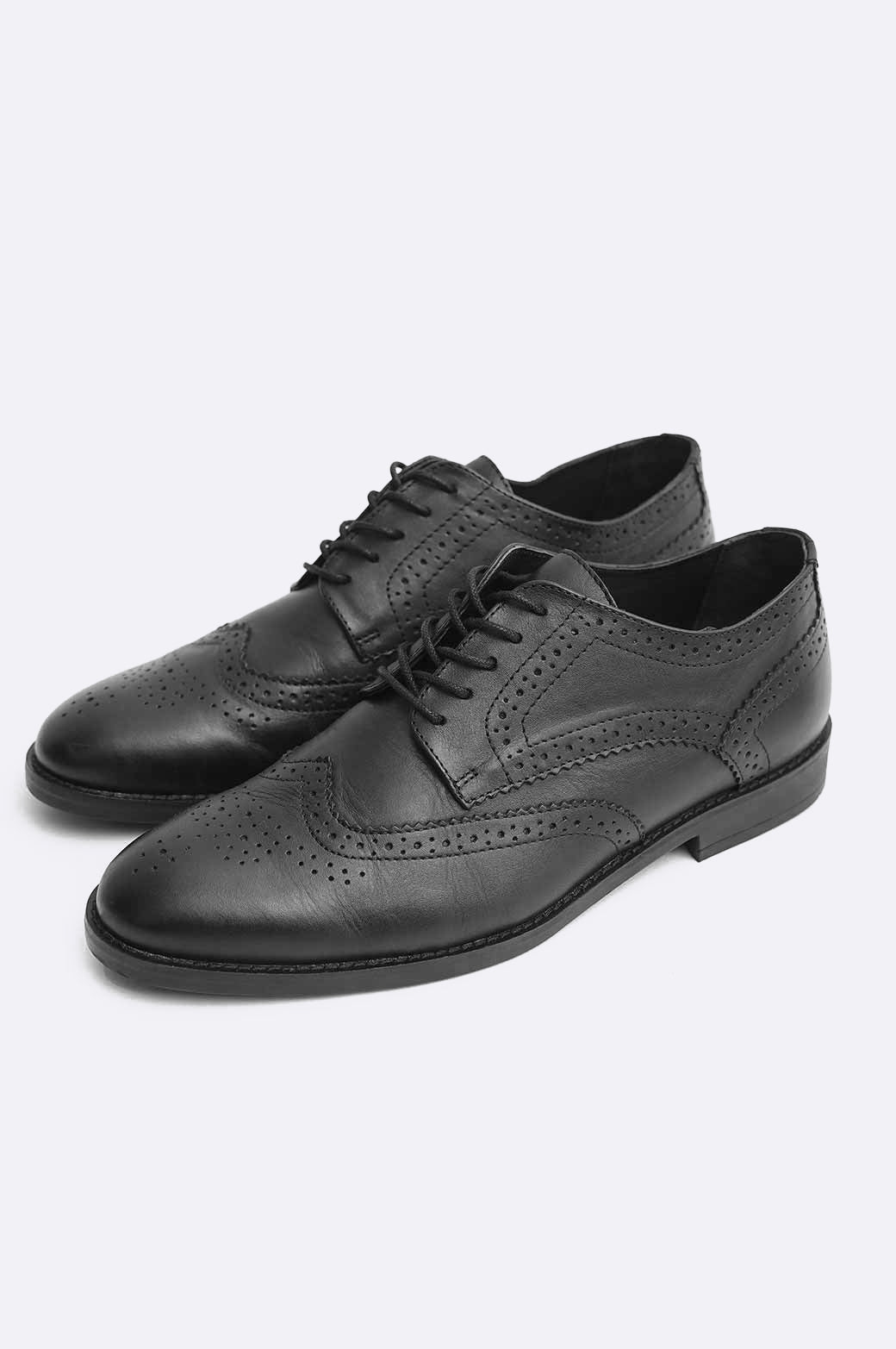 BLACK CLASSIC LEATHER BROGUES