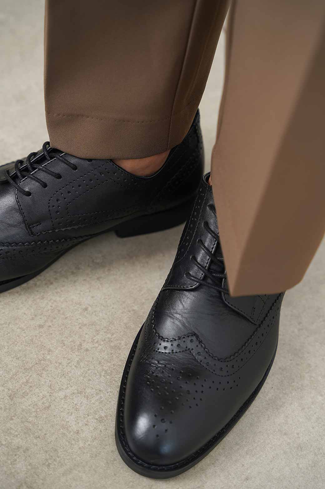 BLACK CLASSIC LEATHER BROGUES