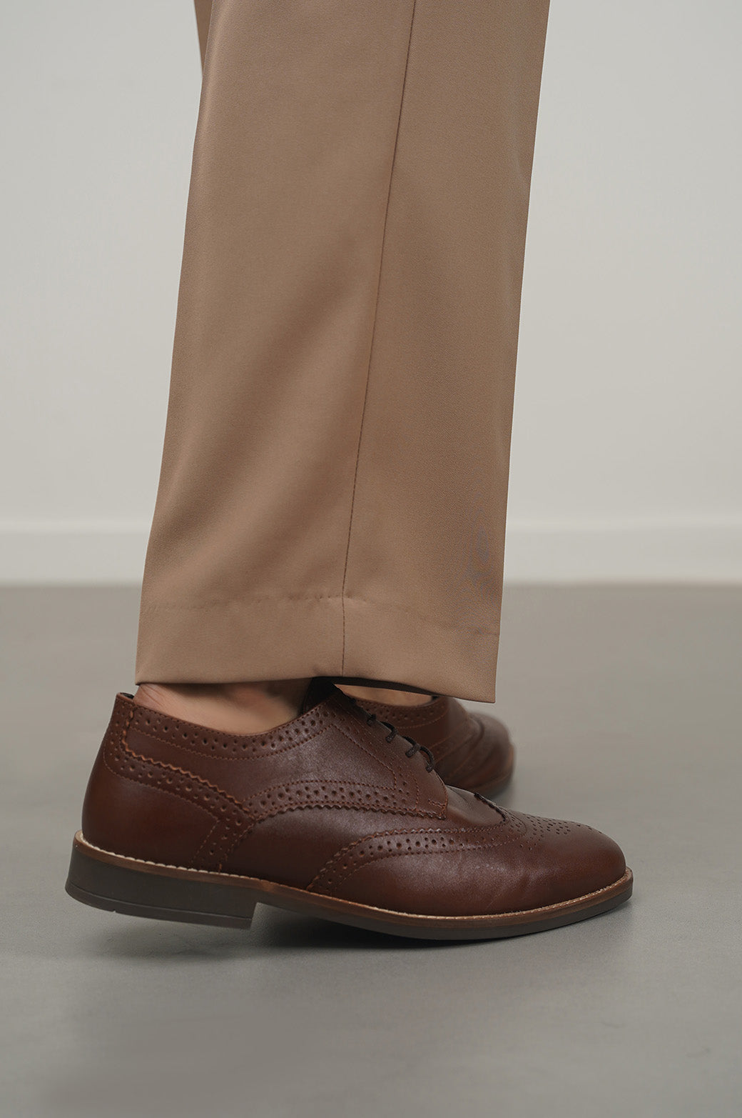 BROWN CLASSIC LEATHER BROGUES