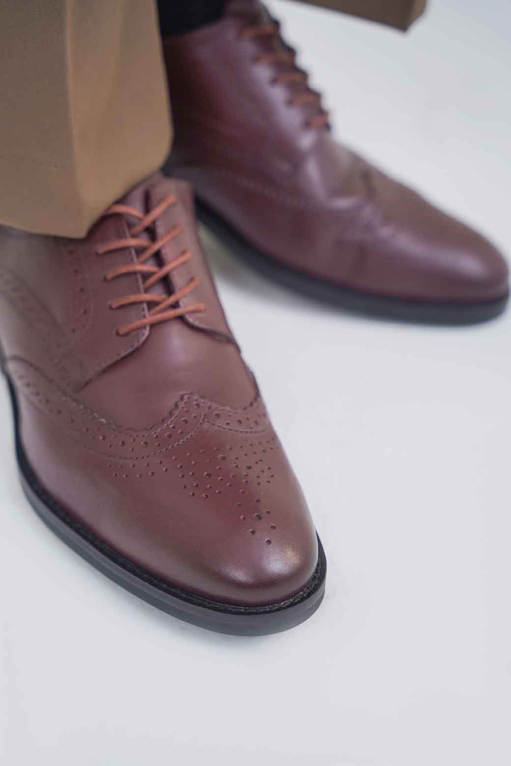 BURGUNDY CLASSSIC LEATHER BROGUES