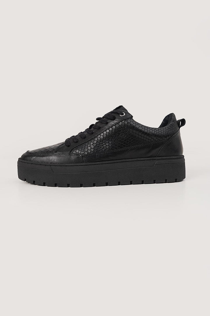 BLACK TEXTURED LEATHER SNEAKERS