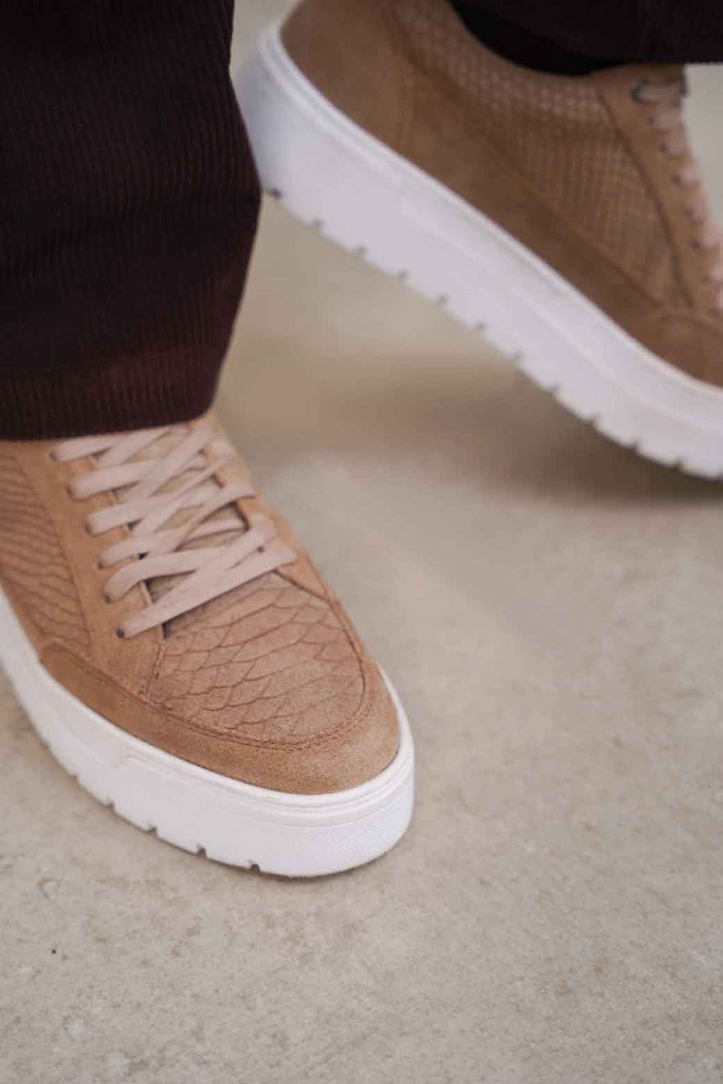 TAUPE TEXTURED LEATHER SNEAKERS