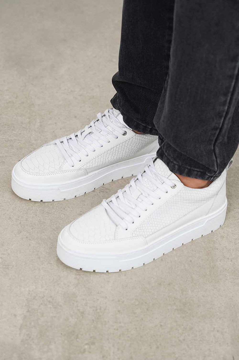 WHITE TEXTURED LEATHER SNEAKERS