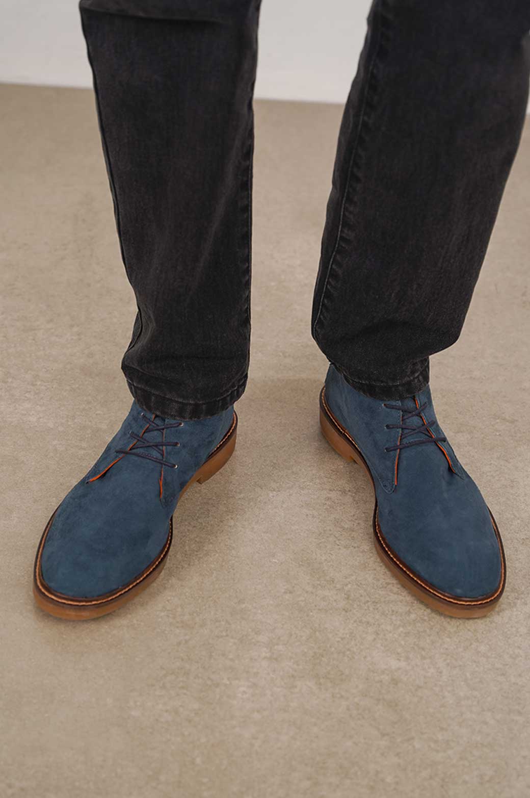 NAVY SUEDE CHUKKA BOOTS