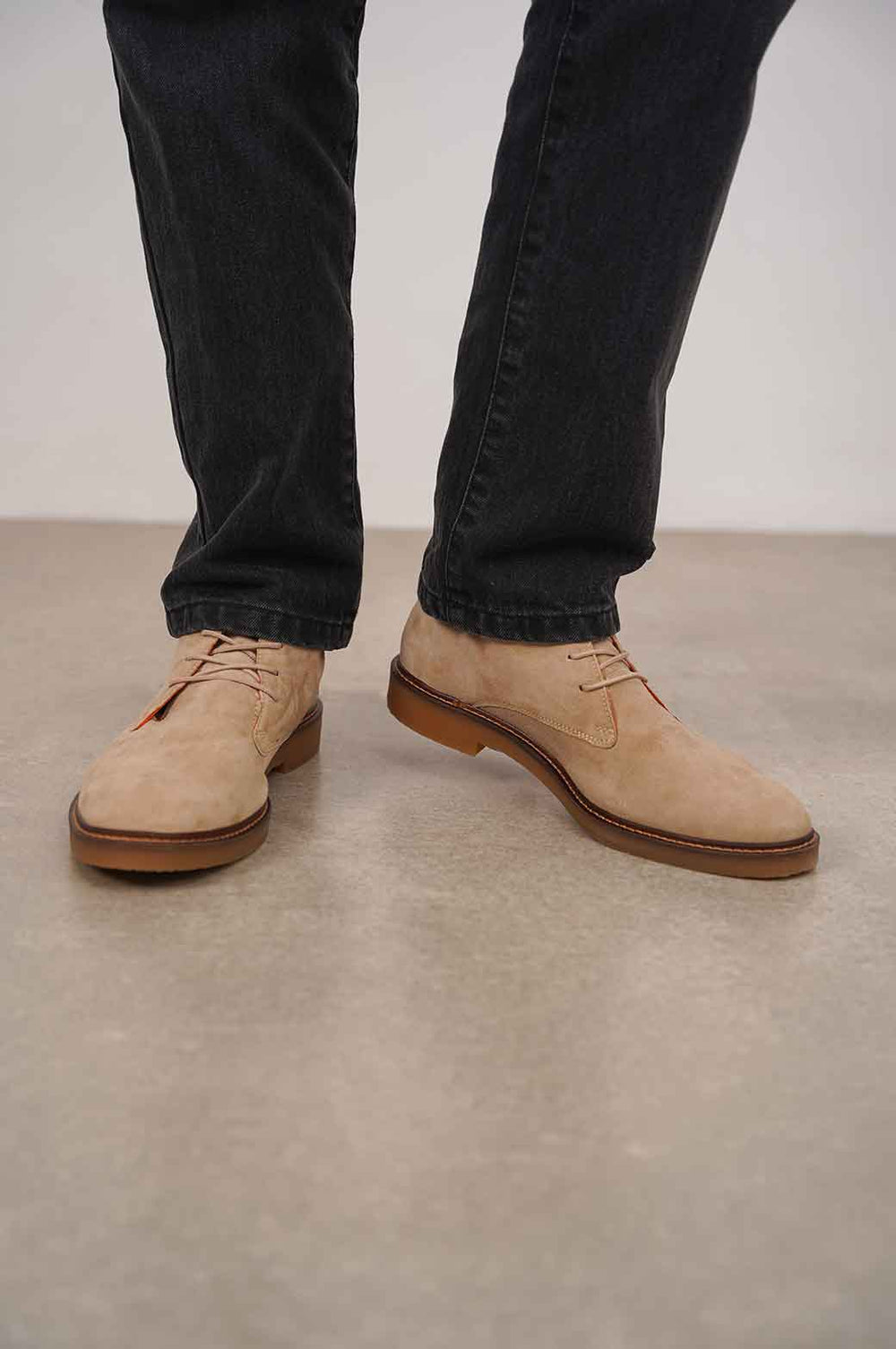 SAND SUEDE CHUKKA BOOTS