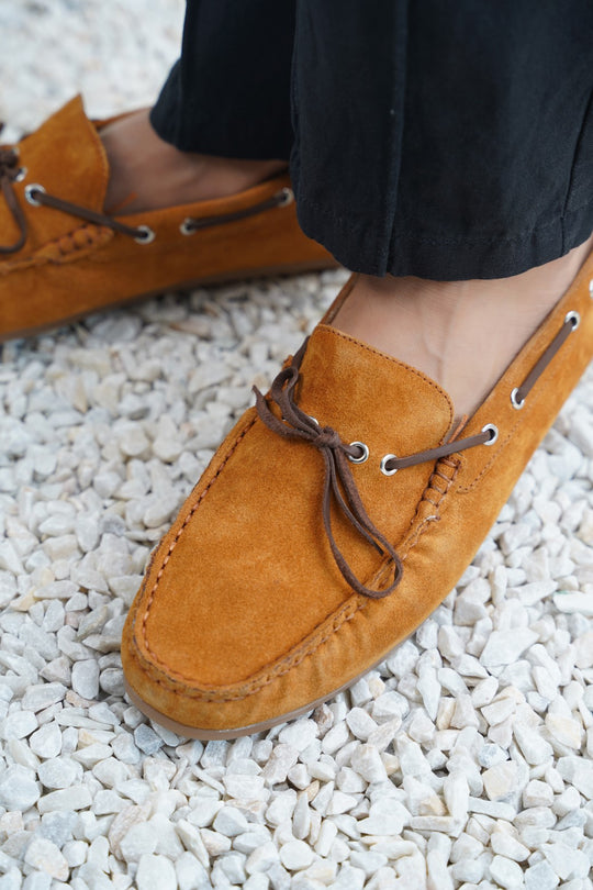 HONEY CLASSIC LEATHER MOCCASINS