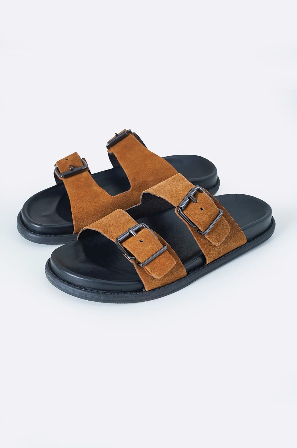 CARAMEL LEATHER SLIPPERS