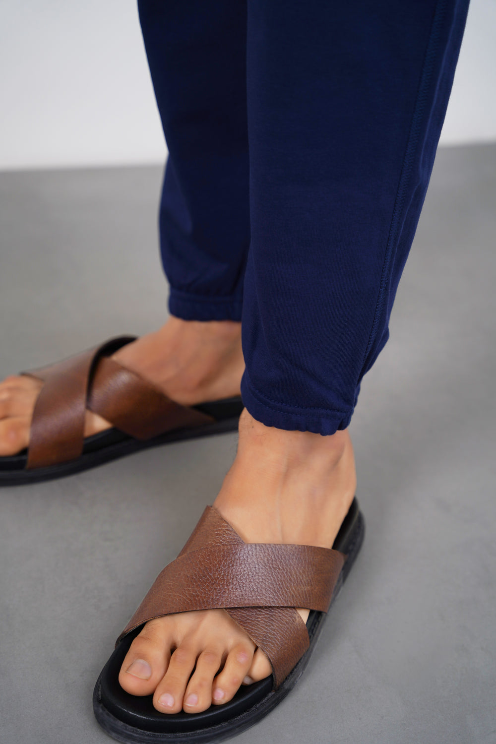 CROSSOVER LEATHER SLIPPERS-COGNAC