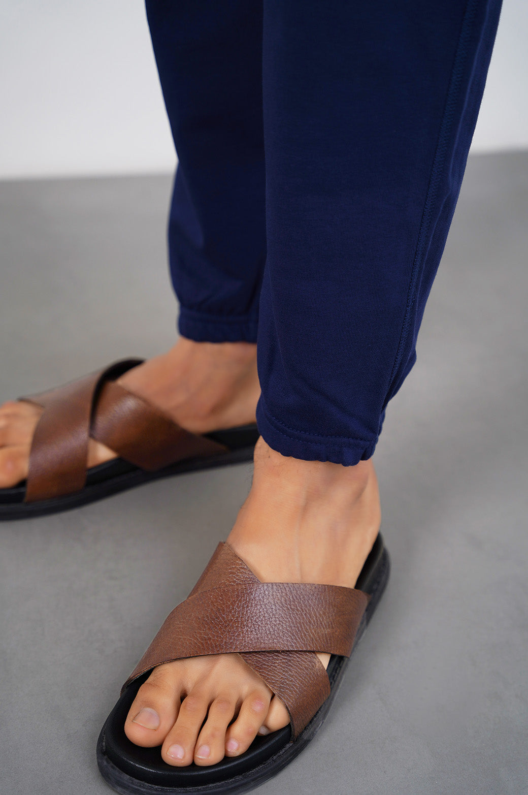 CROSSOVER LEATHER SLIPPERS-COGNAC