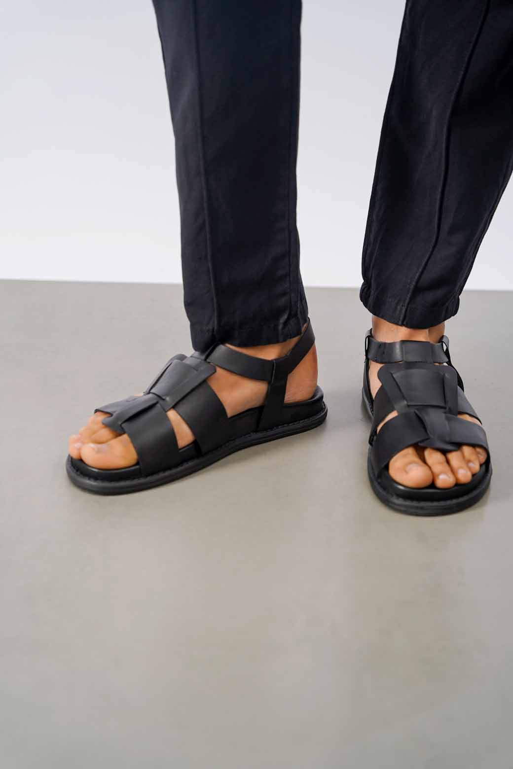 BLACK LEATHER SANDALS - BLACK