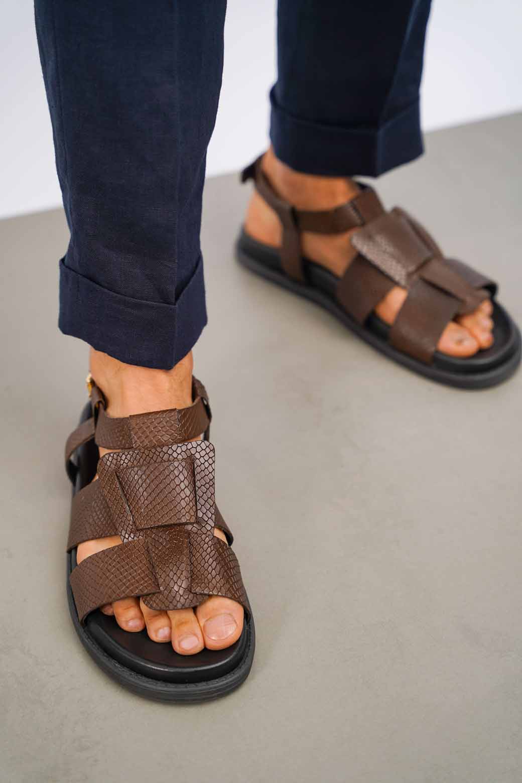 DARK BROWN LEATHER SANDALS - DARK BROWN