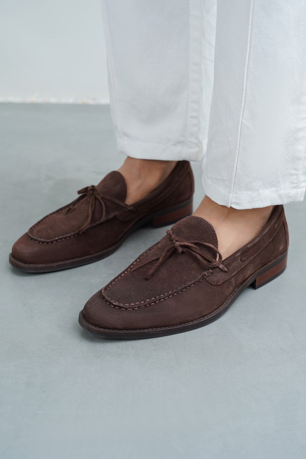 CHOCOLATE BOW LEATHER LOAFERS