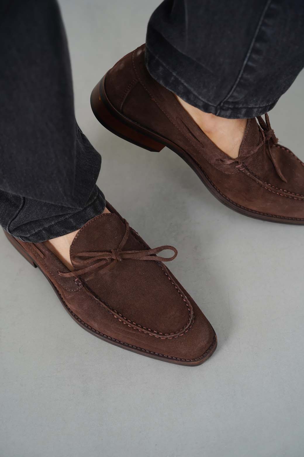 CHOCOLATE BOW LEATHER LOAFERS