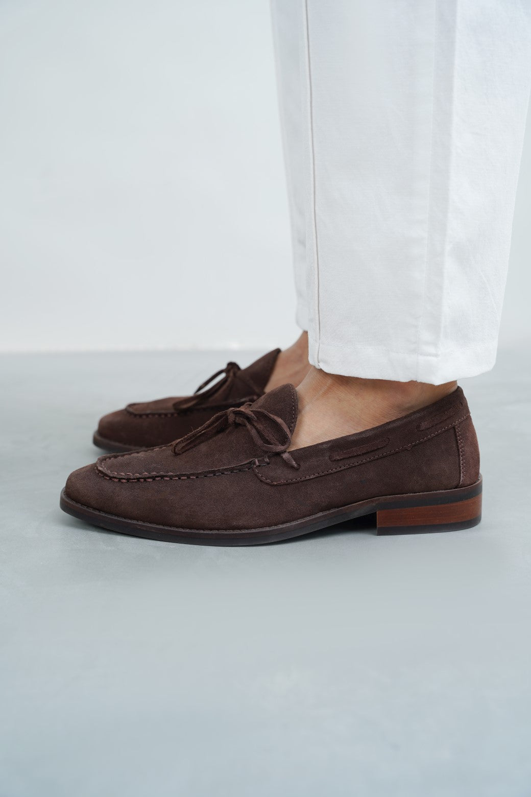 CHOCOLATE BOW LEATHER LOAFERS
