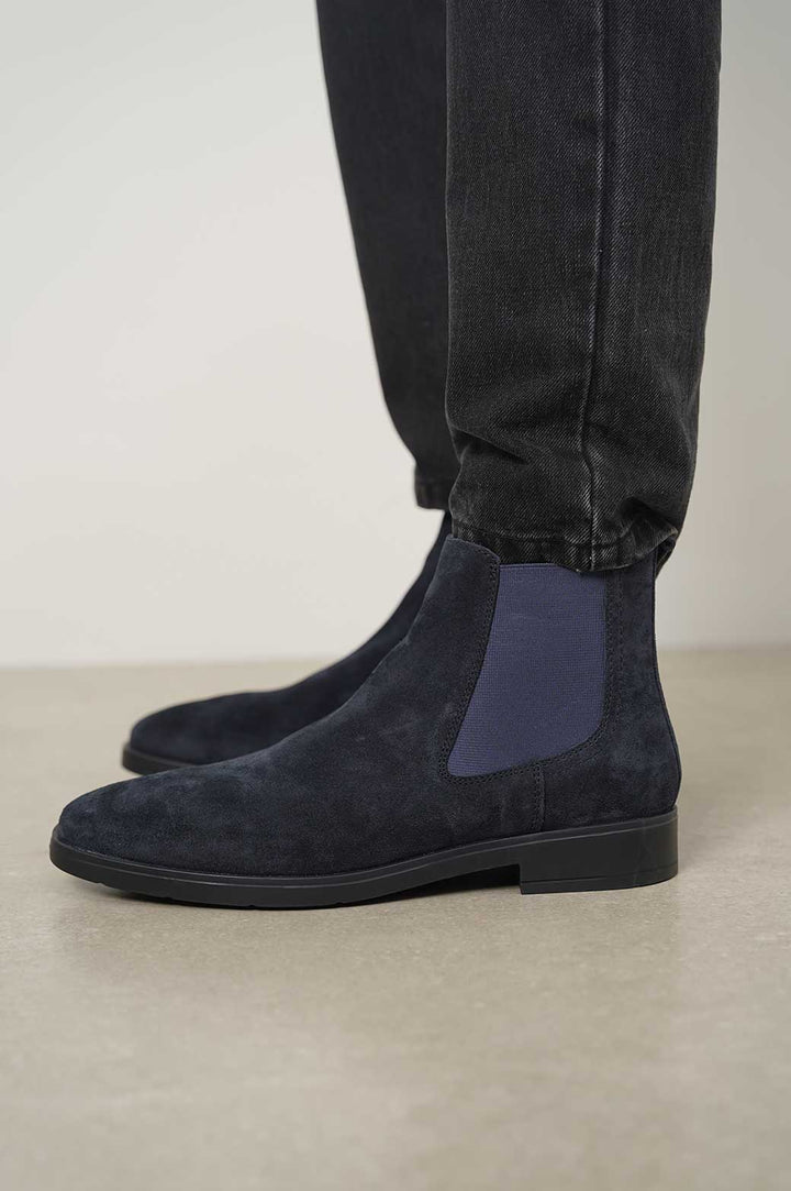 NAVY CLASSIC CHELSEA BOOTS