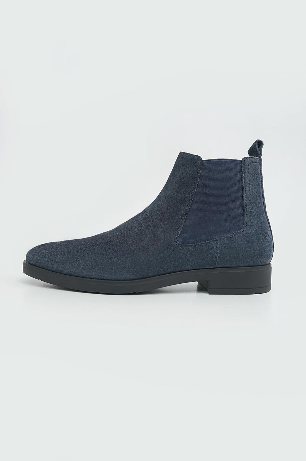 NAVY CLASSIC CHELSEA BOOTS