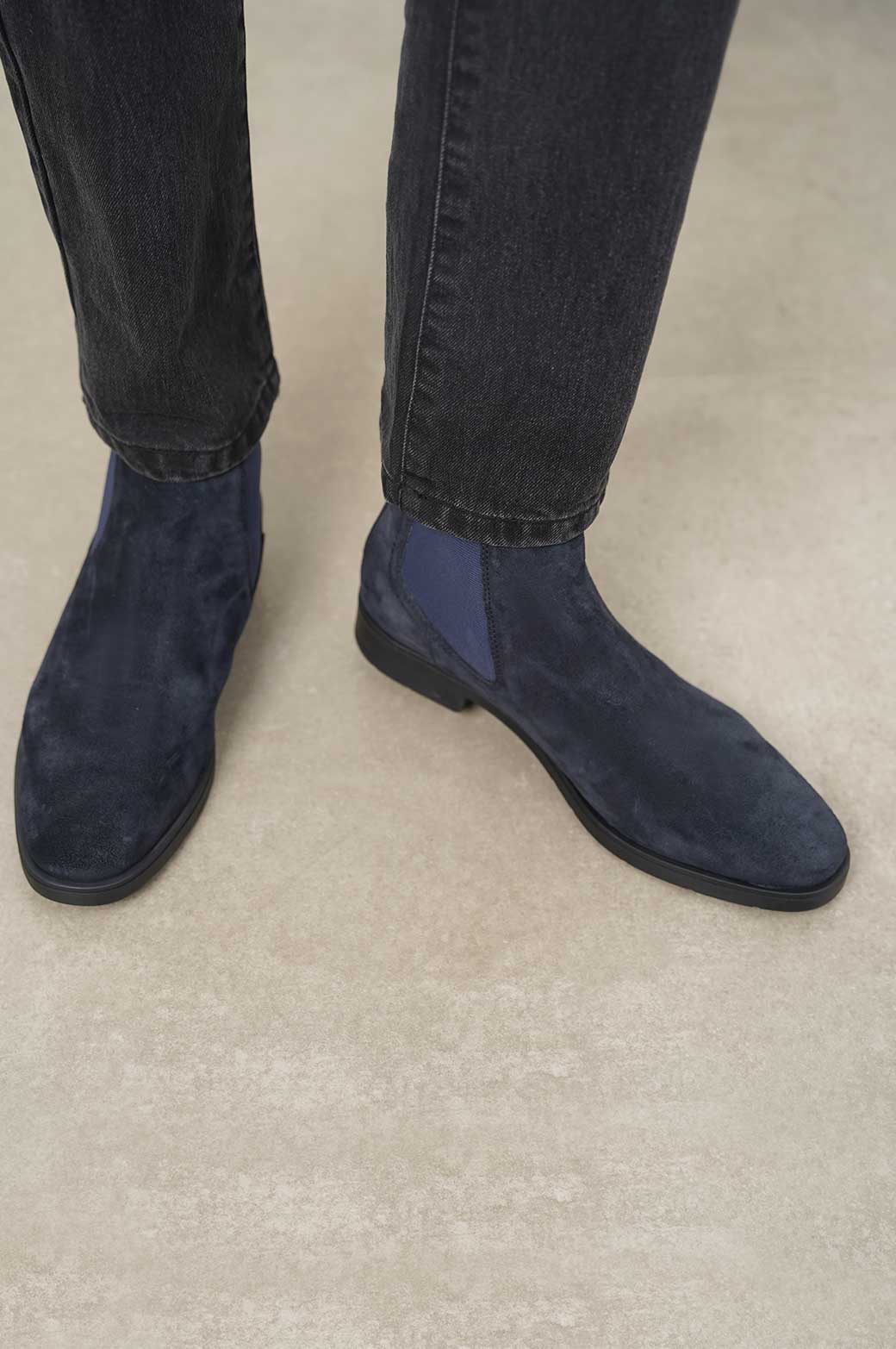 NAVY CLASSIC CHELSEA BOOTS