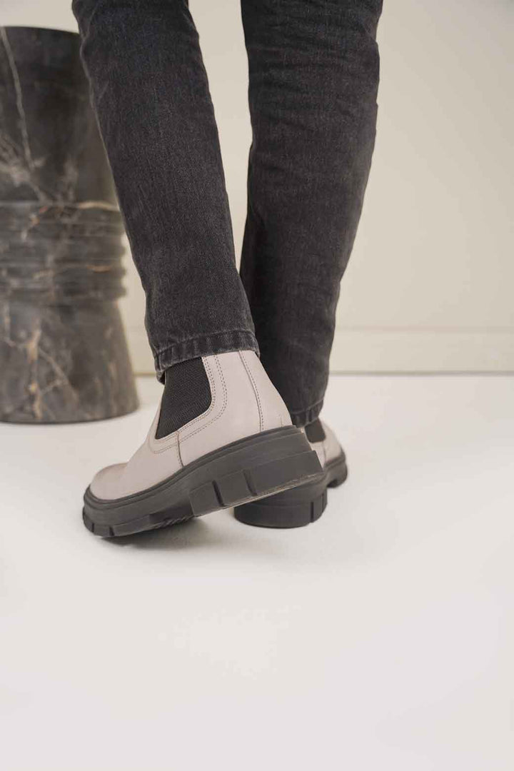 GREY CHUNKY LEATHER BOOTS