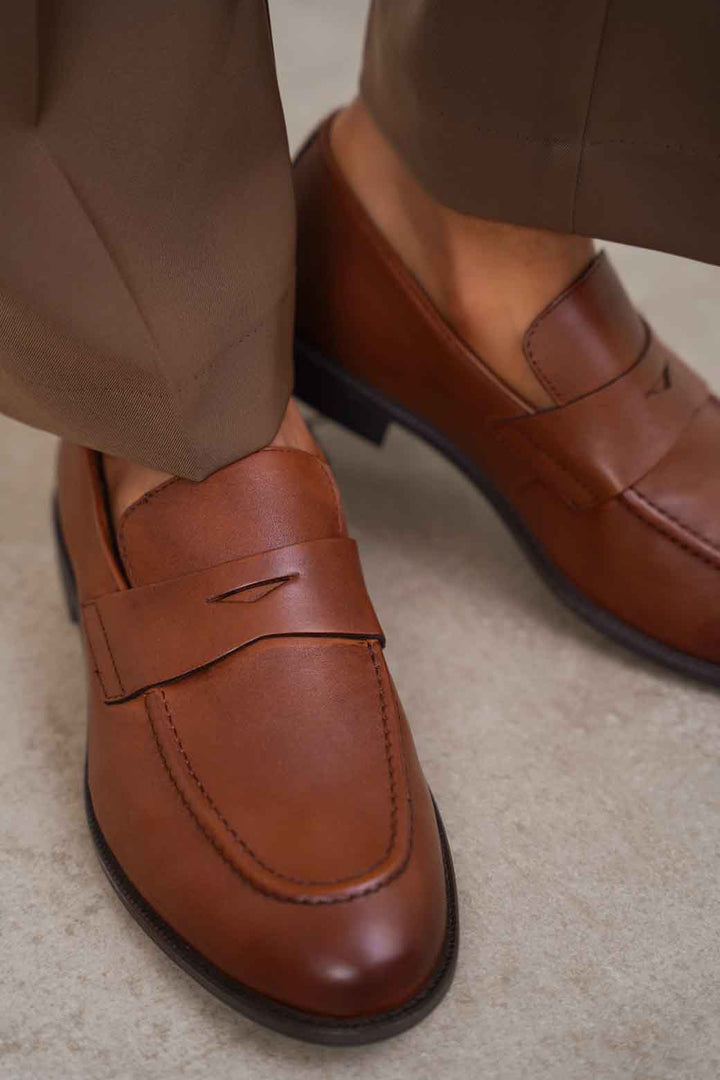 BROWN CLASSIC LEATHER LOAFERS