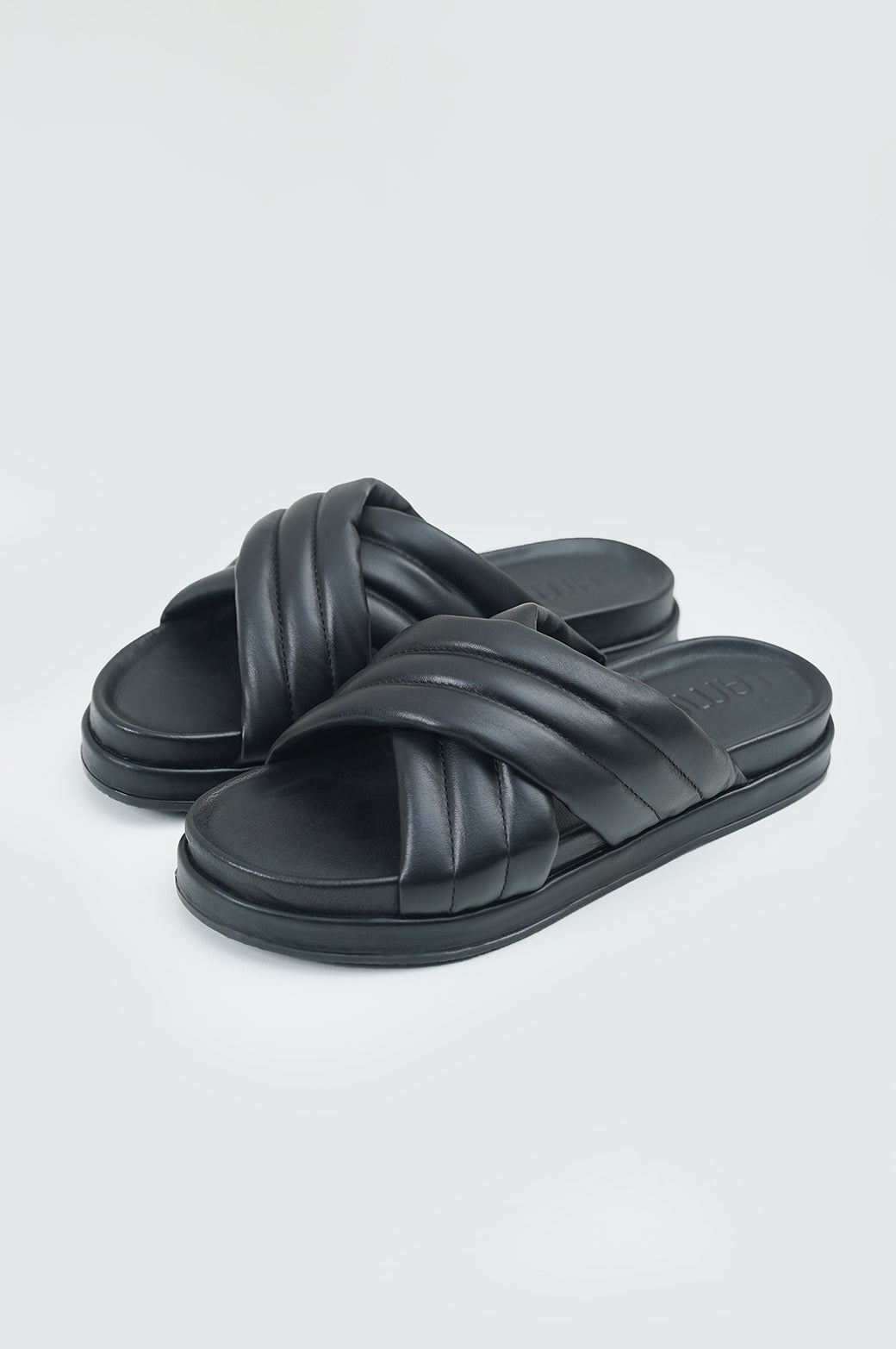 BLACK LEATHER COMFORT SLIDES
