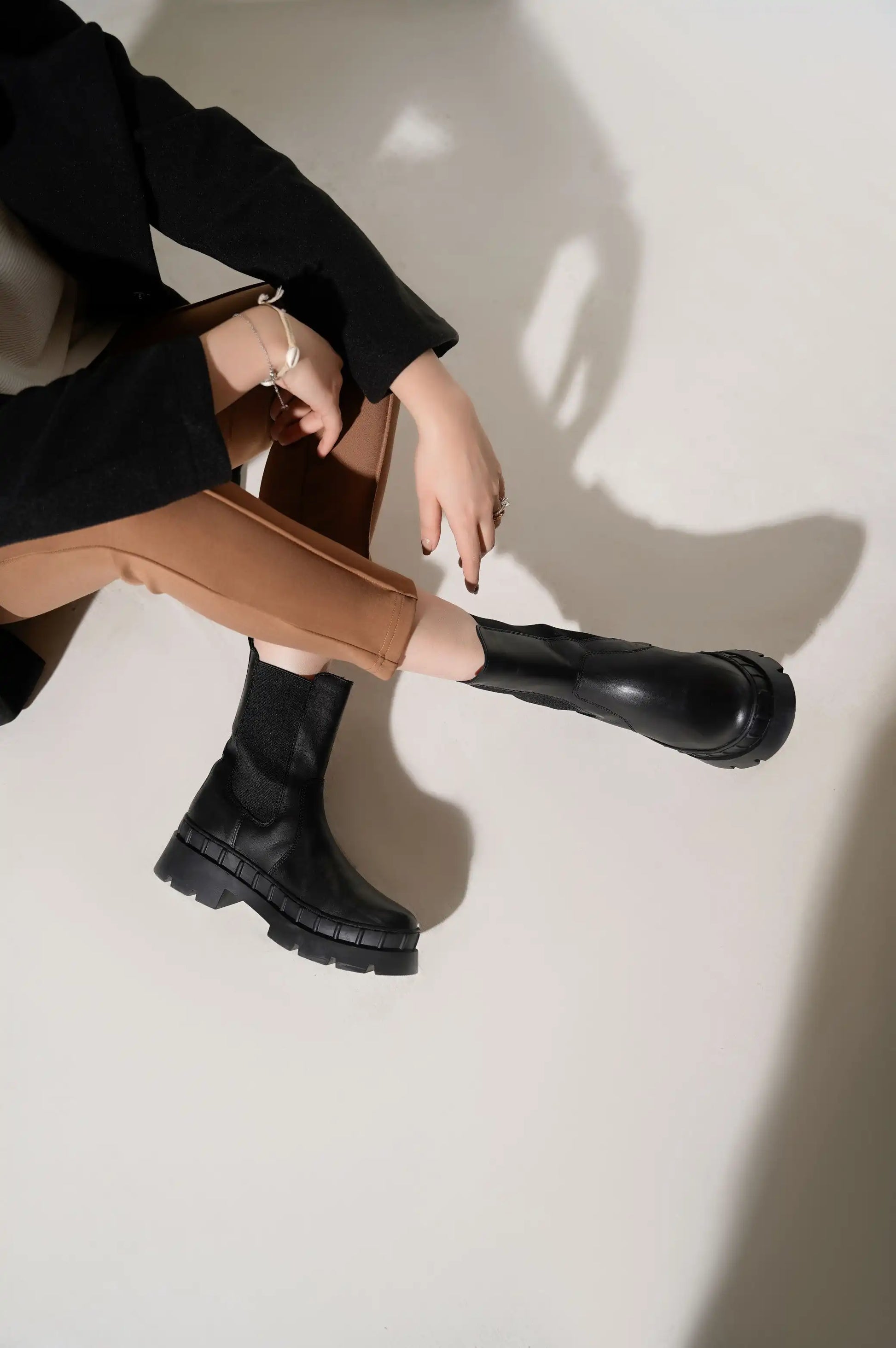 NEO LEATHER CHUNKY BOOT - CHELSEA BOOTS