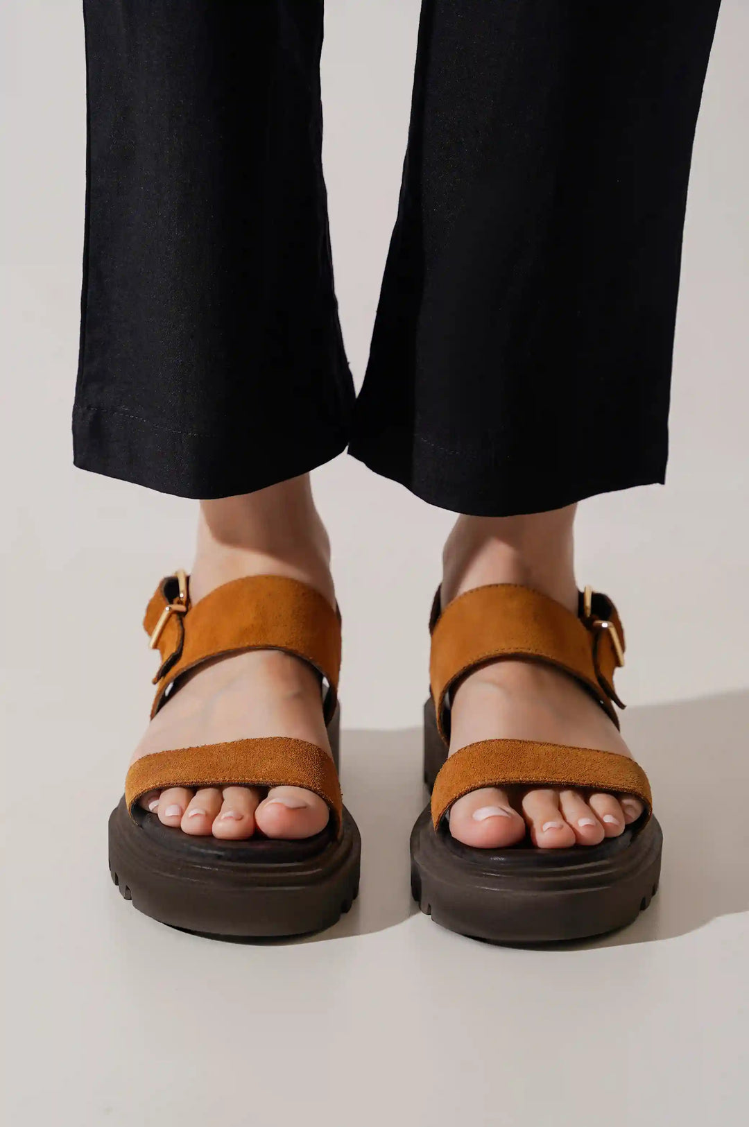 HONEY CHUNKY SANDALS