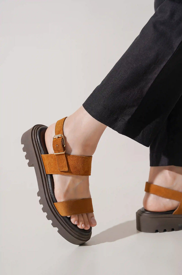 HONEY CHUNKY SANDALS