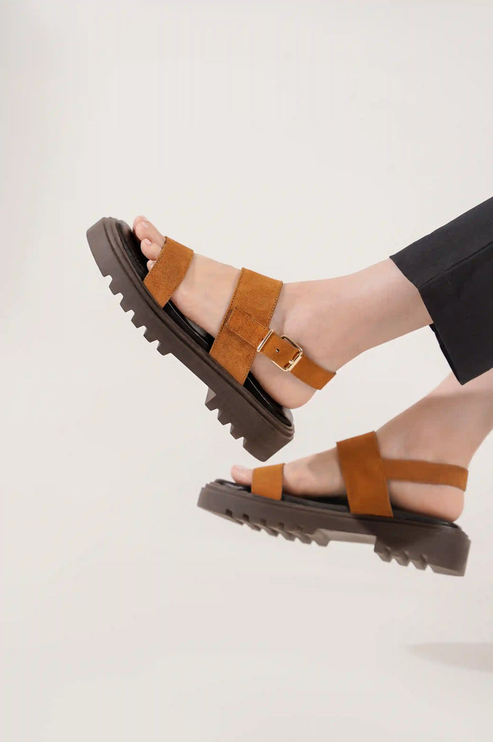 HONEY CHUNKY SANDALS