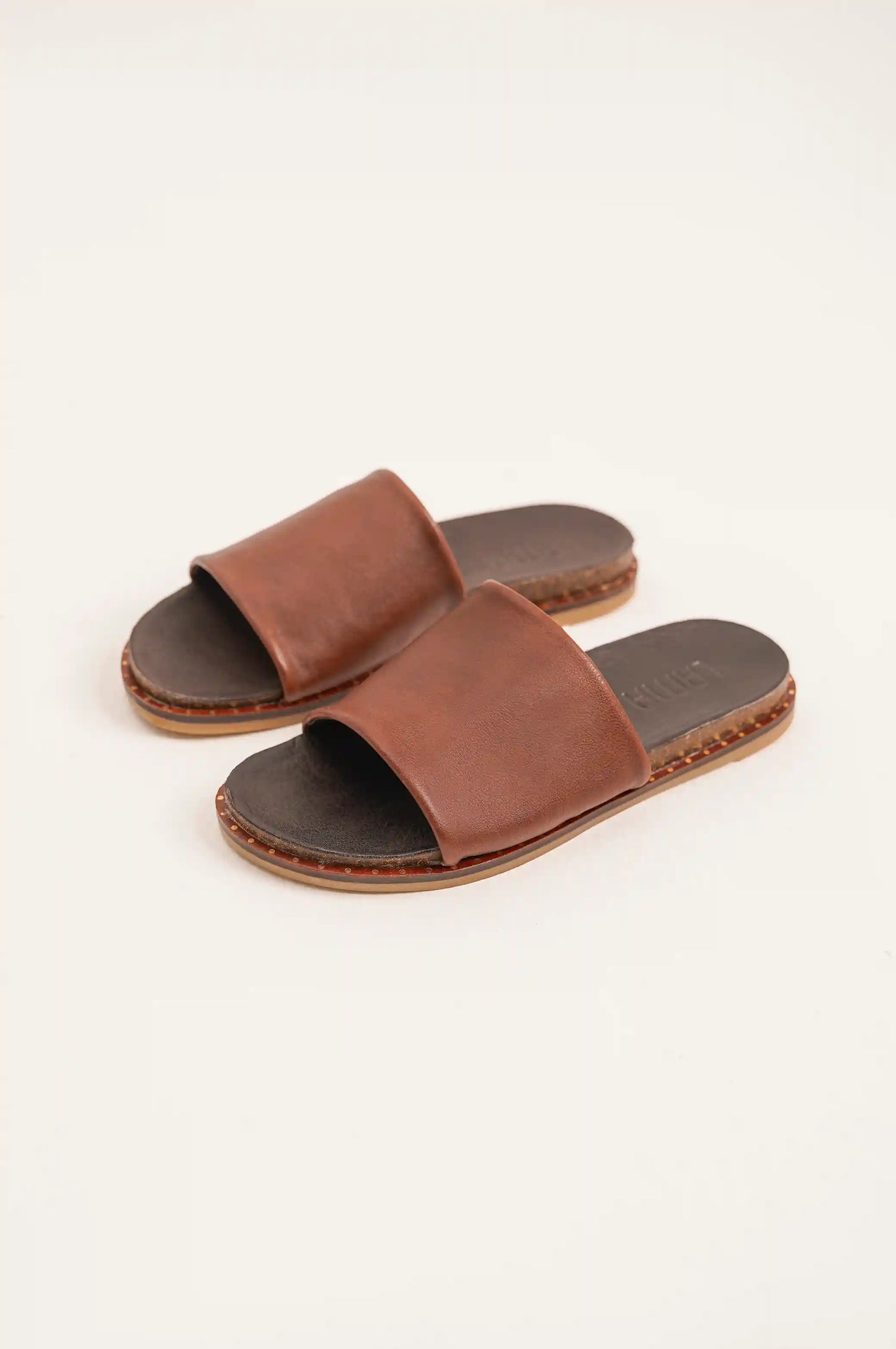 BROWN LEATHER SLIDE
