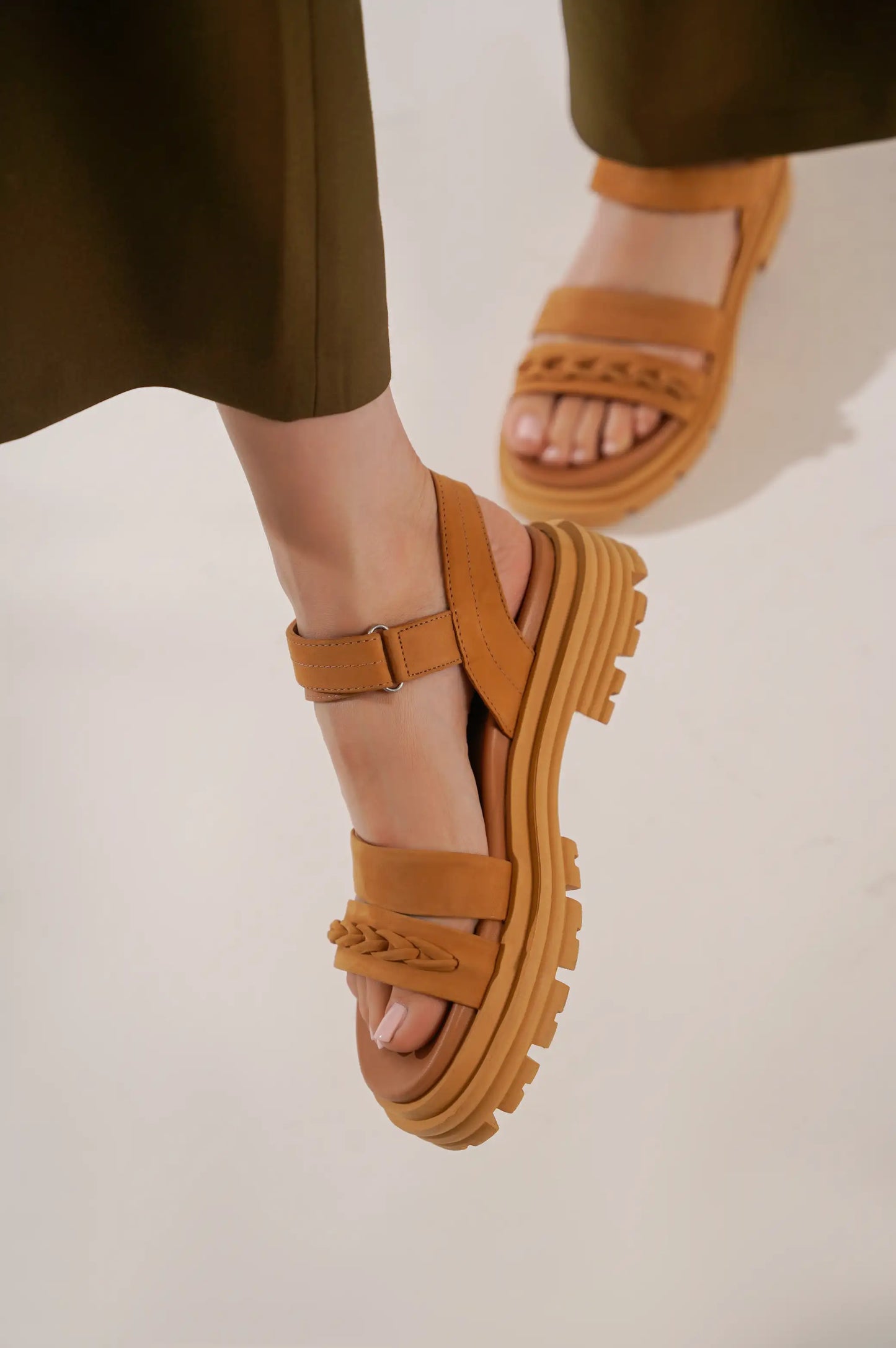 COGNAC WOMAN CHUNKY SANDALS
