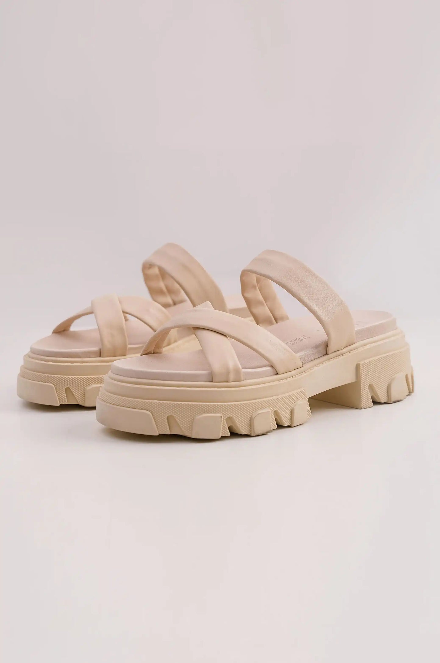 CREAM WOMAN CHUNKY LEATHER SLIDES