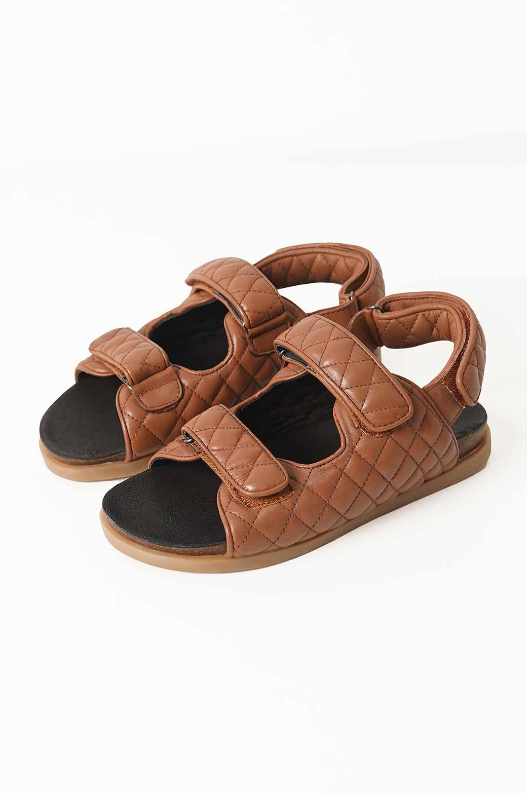 TAN QUILTED SANDALS
