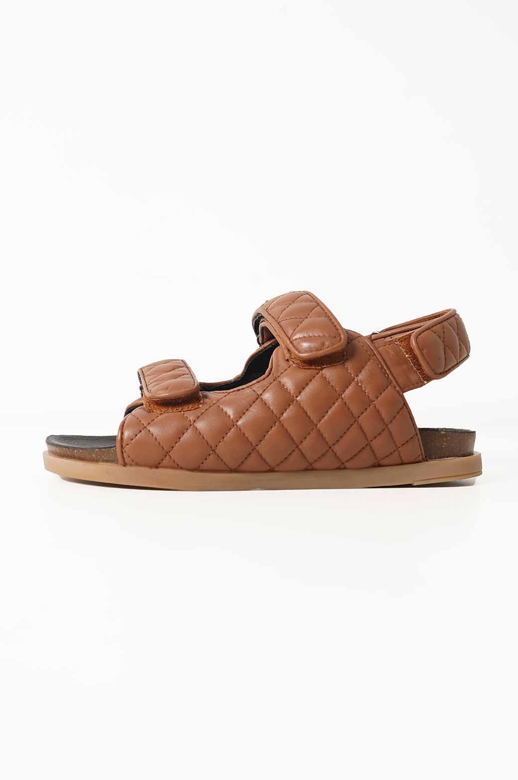 TAN QUILTED SANDALS