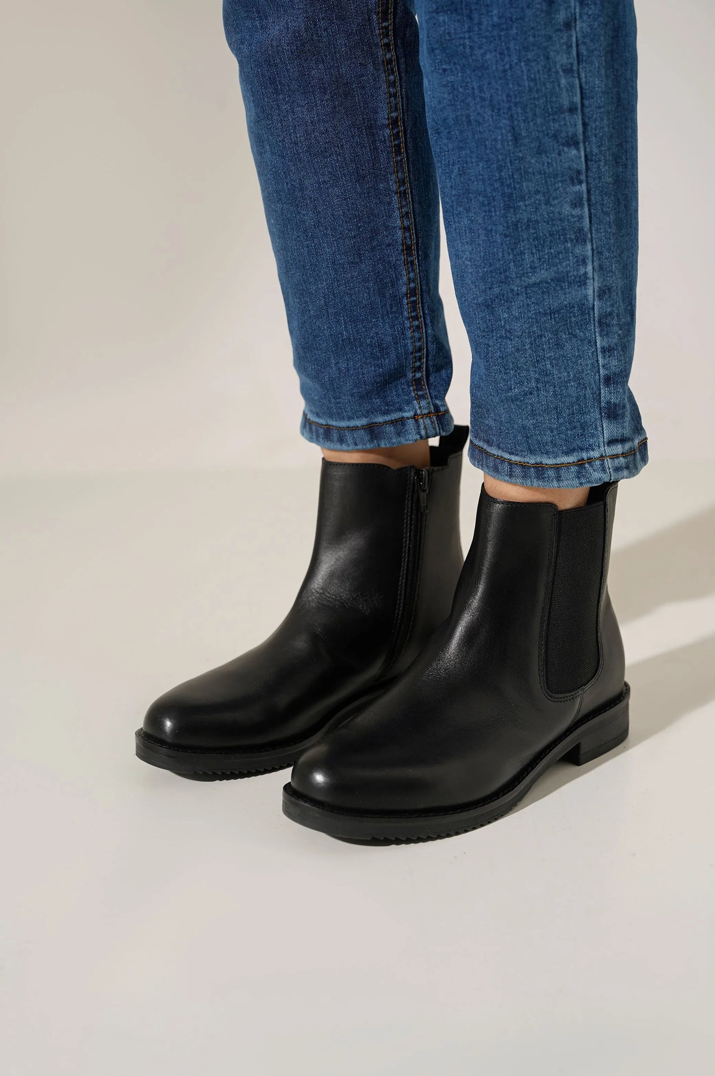 CLASSIC CHELSEA BOOT - CHELSEA BOOTS