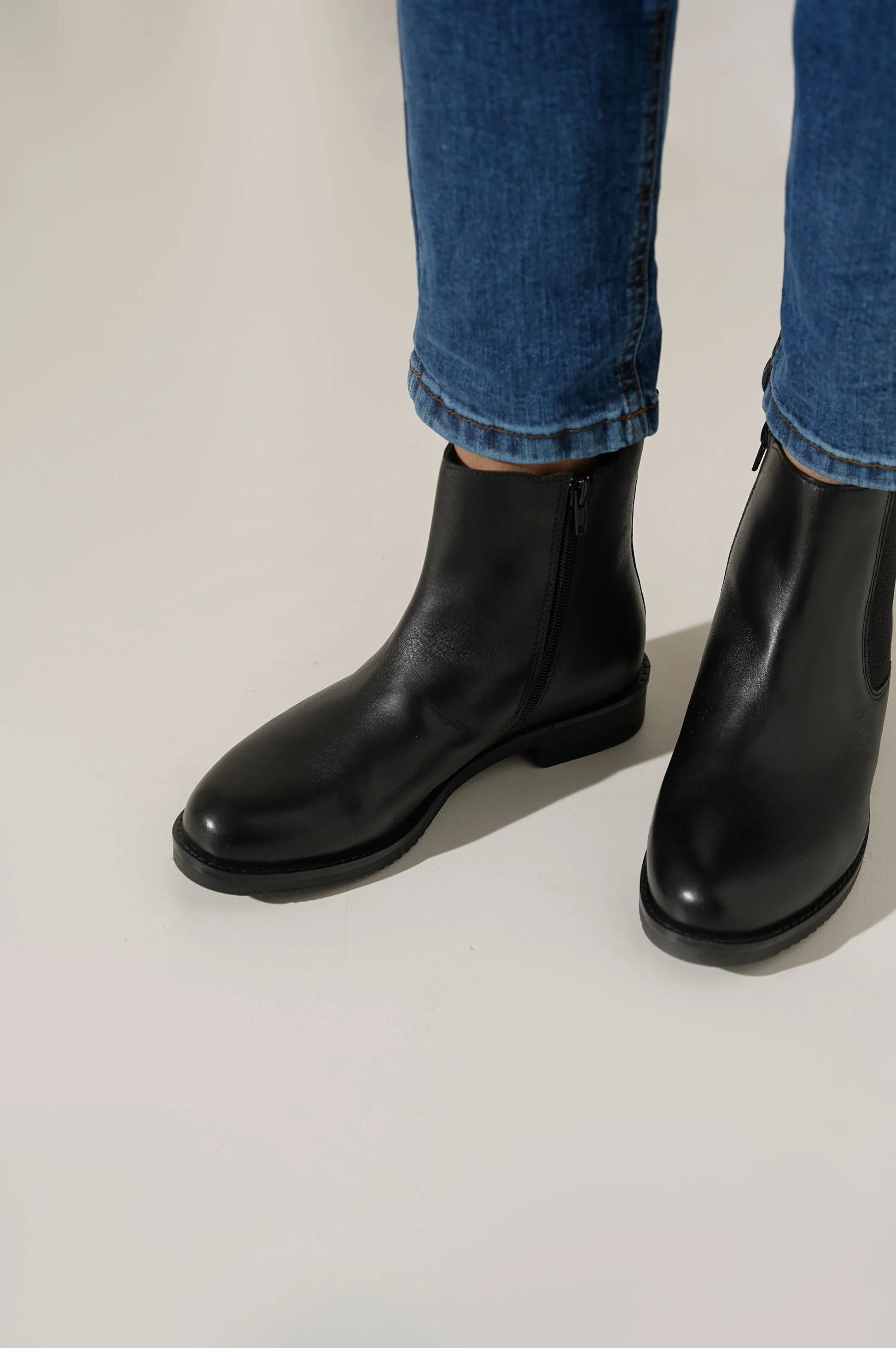CLASSIC CHELSEA BOOT - CHELSEA BOOTS