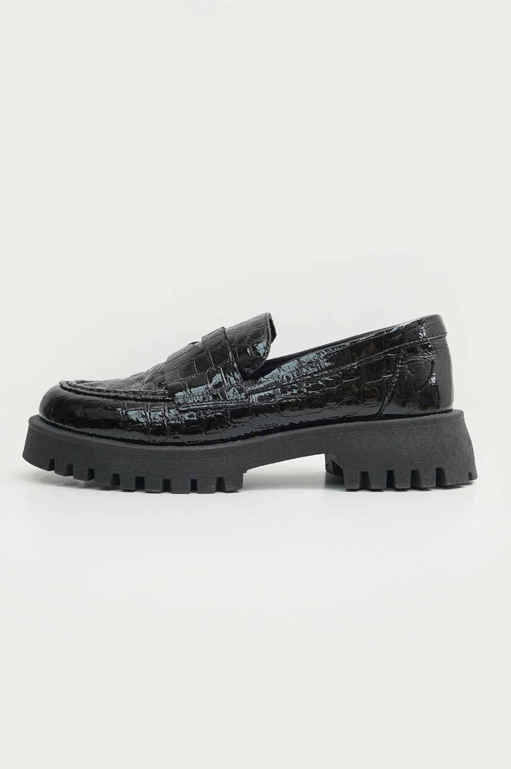 BLACK TEXTURED PATENT LOAFERS