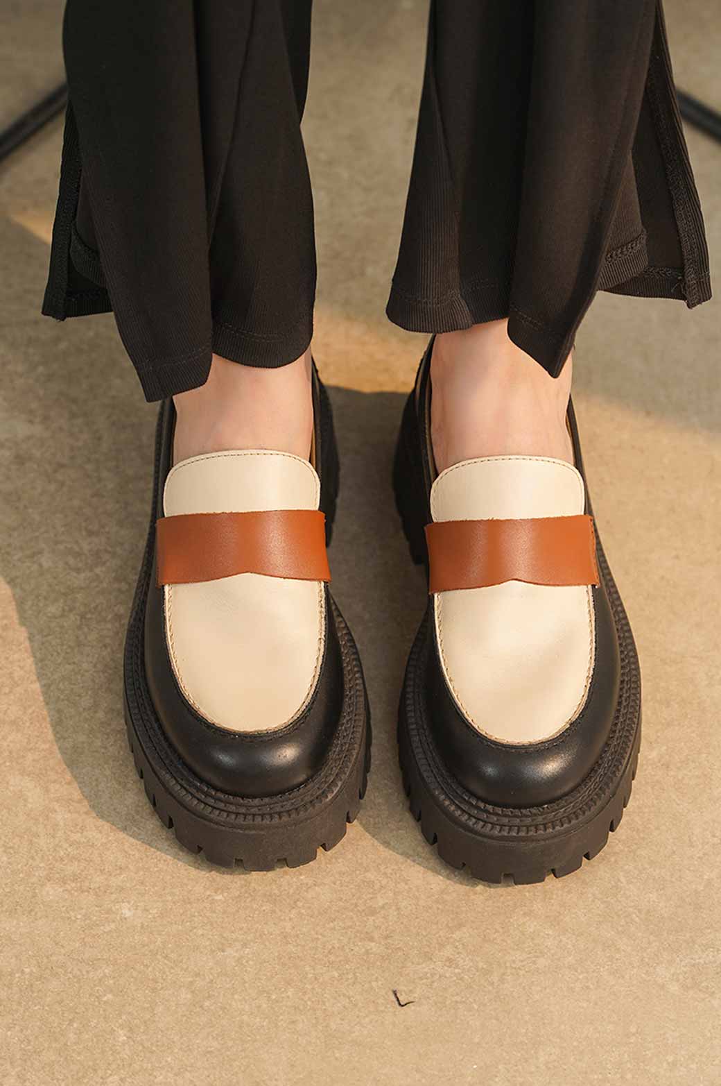 CREAM LEATHER TRACK SOLE LOAFERS