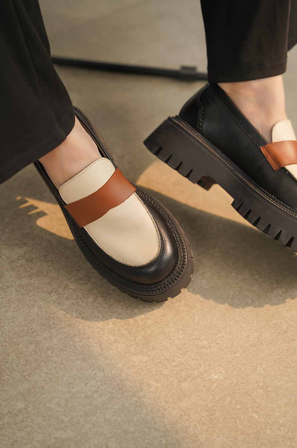 CREAM LEATHER TRACK SOLE LOAFERS