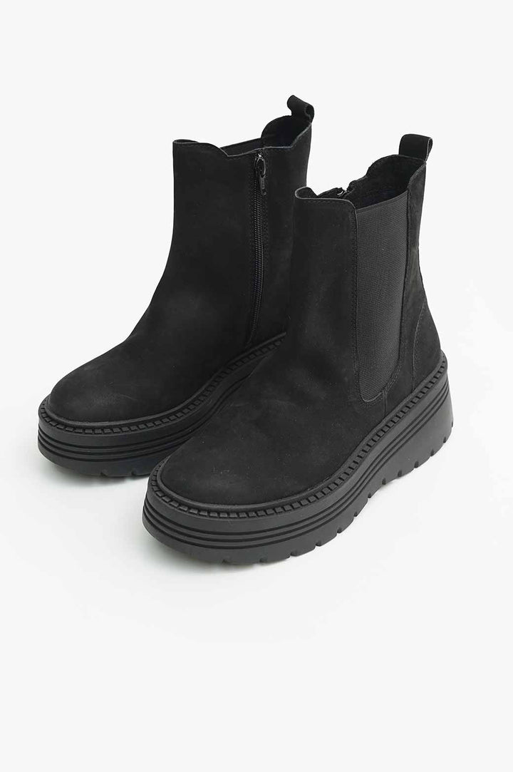 BLACK LEATHER TRACK SOLE CHELSEA BOOTS 
