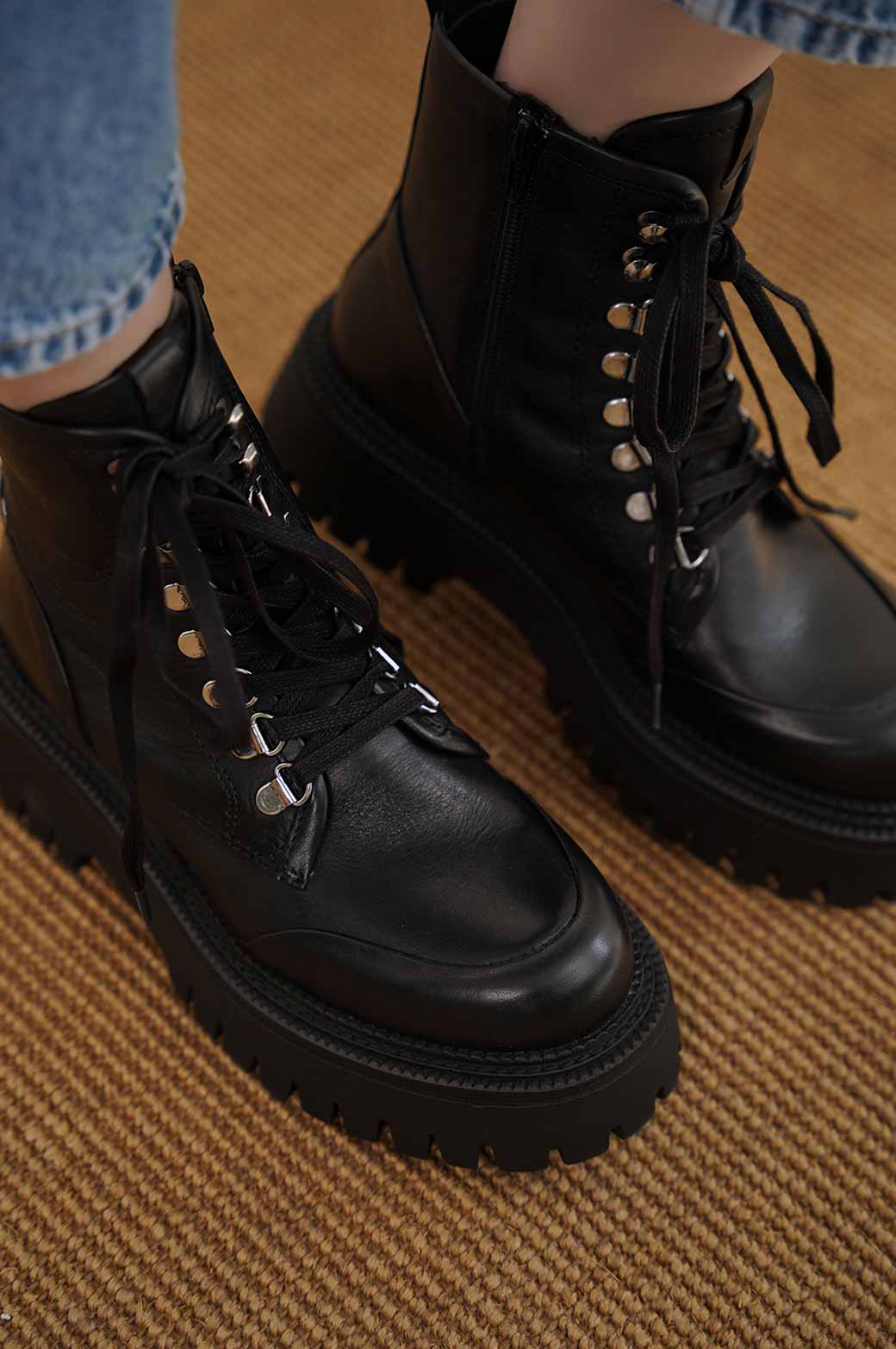 BLACK LEATHER TRACK SOLE COMBAT BOOTS