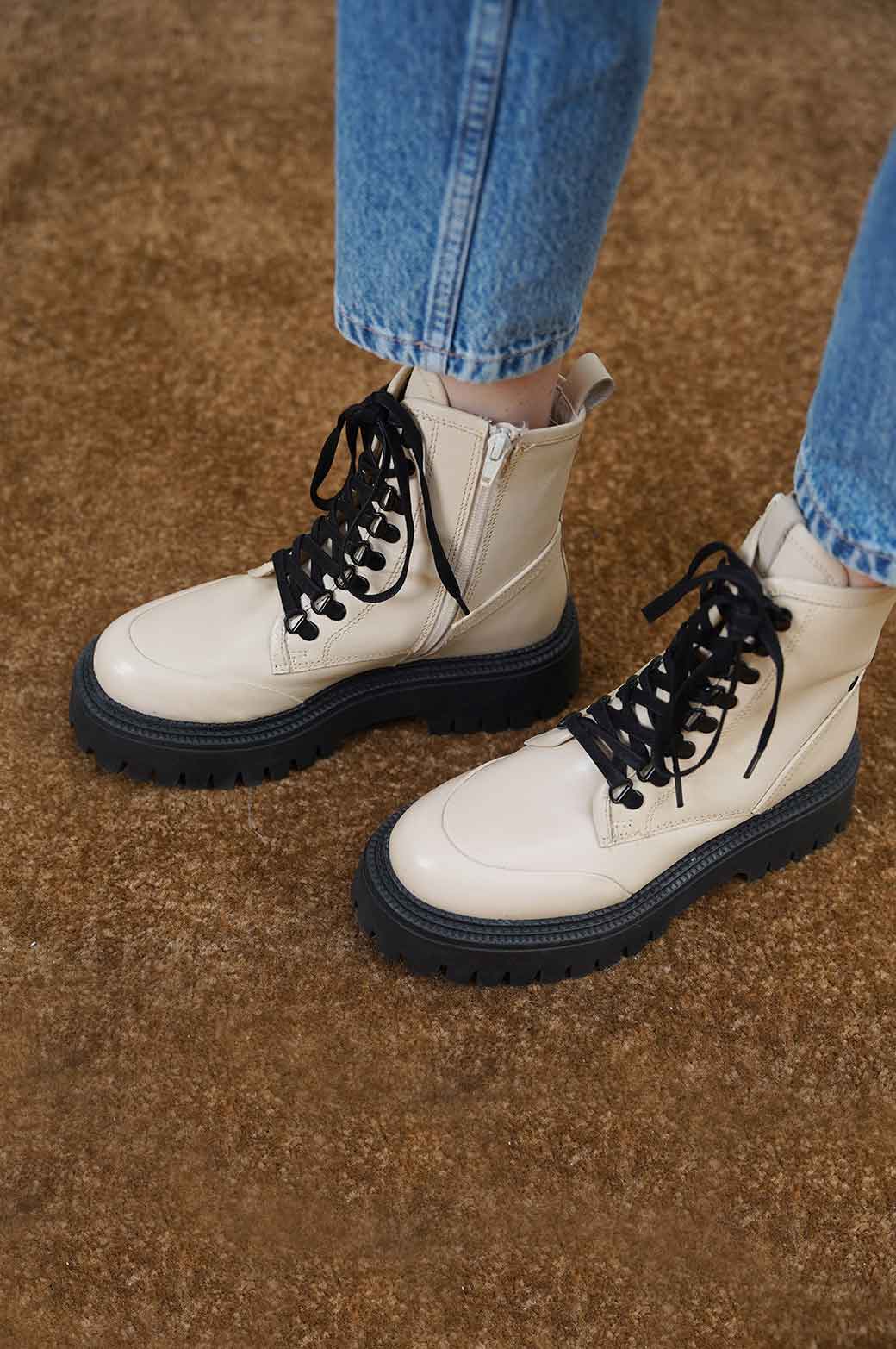 CREAM LEATHER TRACK SOLE COMBAT BOOT