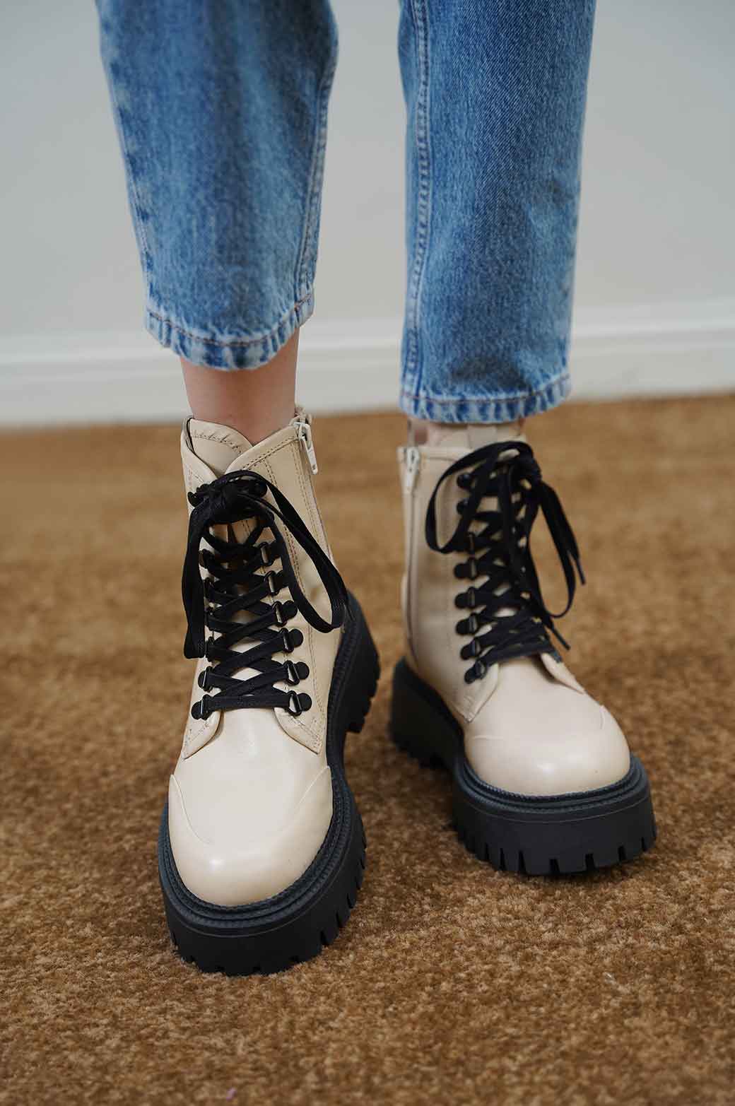 CREAM LEATHER TRACK SOLE COMBAT BOOT