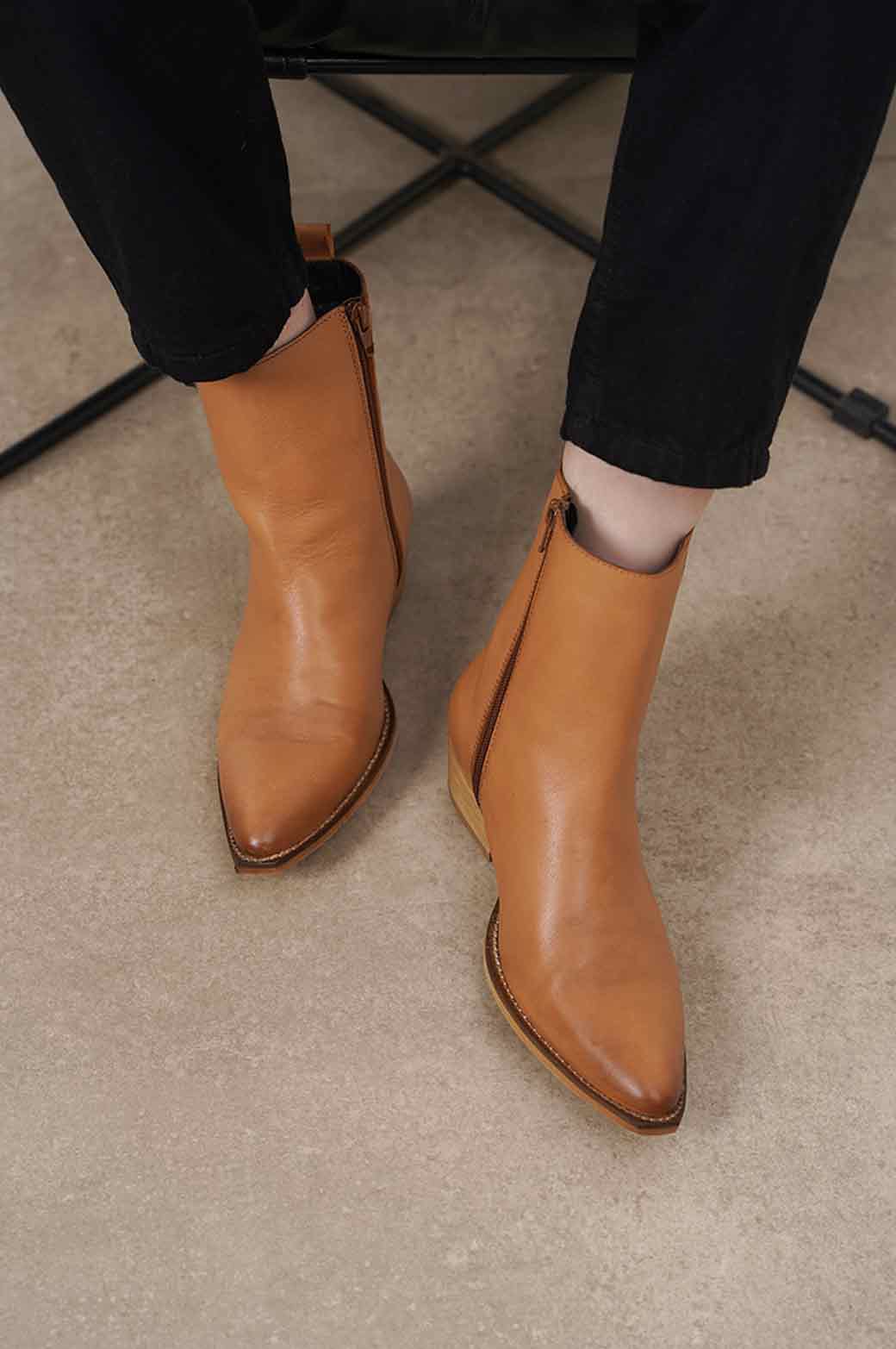 CAMEL LEATHER COWBOY BOOTS